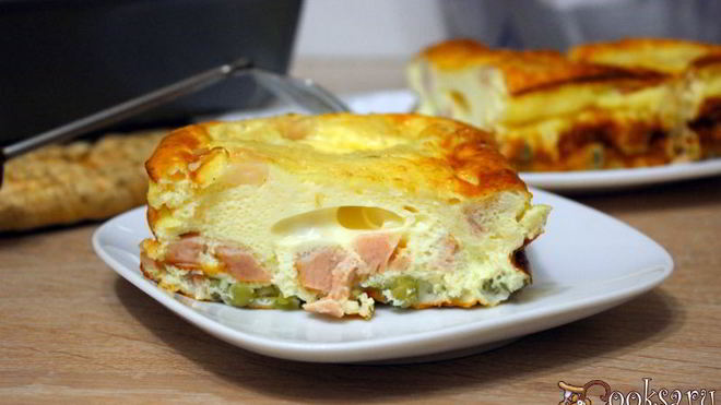 Рецепт Омлет с копченым мясом и зеленым горошком