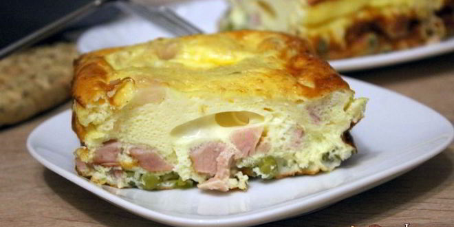 Рецепт омлет с копченым мясом и зеленым горошком