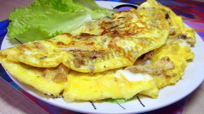 Рецепт Омлет с курицей и сыром