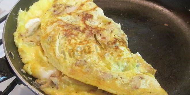 Рецепт омлет с курицей и сыром