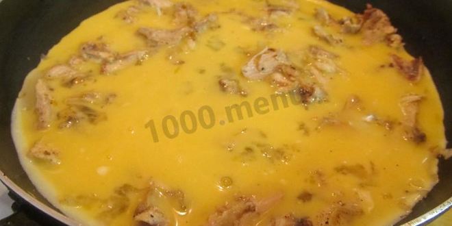 Рецепт омлет с курицей и сыром