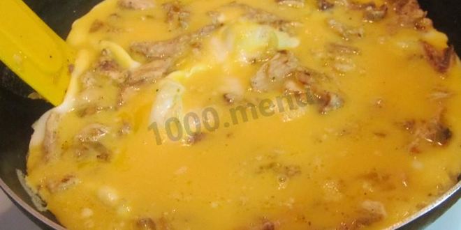 Рецепт омлет с курицей и сыром