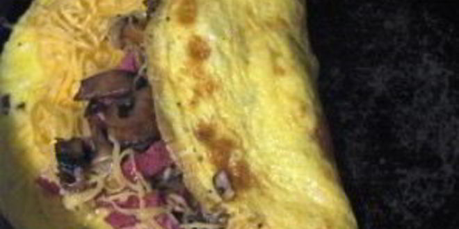 Рецепт омлет с лисичками и колбасой