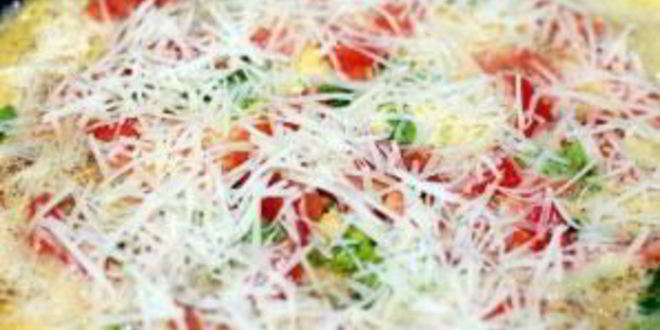 Рецепт омлет с помидорами и сыром