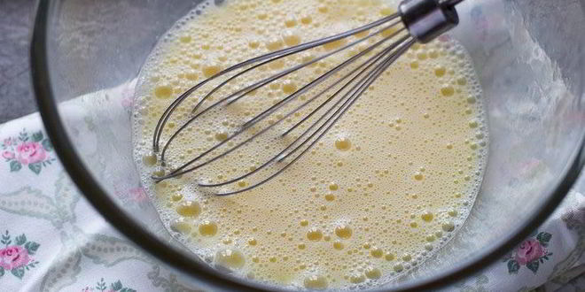 Рецепт омлет с помидорами, сыром и зеленью