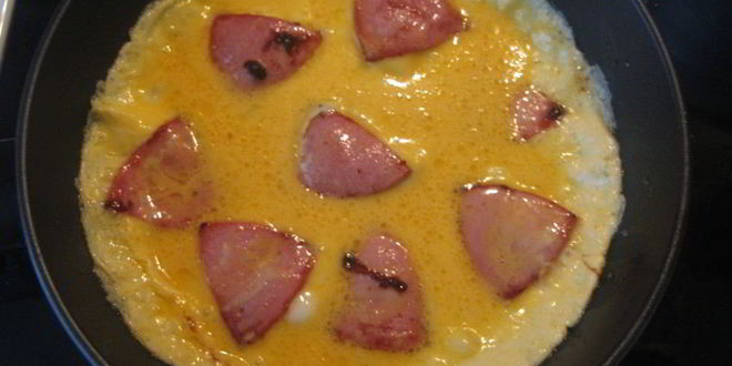 Рецепт омлет с сырным припеком