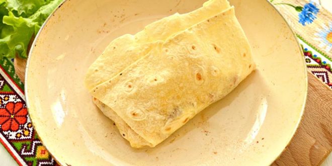 Рецепт омлет с жареной картошкой в лаваше