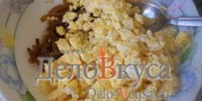 Рецепт омлет с жареным луком и соевым соусом