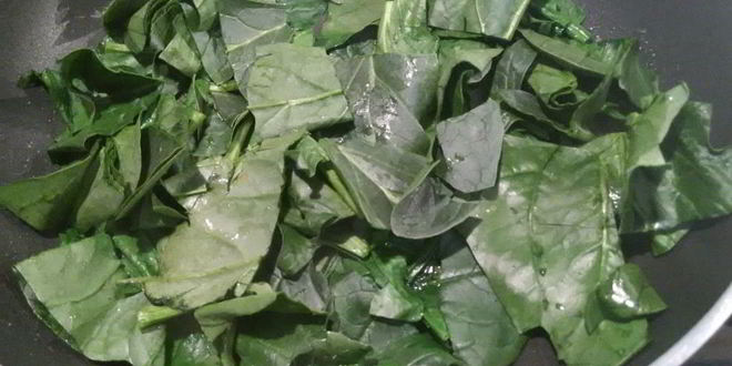 Рецепт омлет со шпинатом и сыром