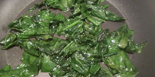 Рецепт омлет со шпинатом и сыром