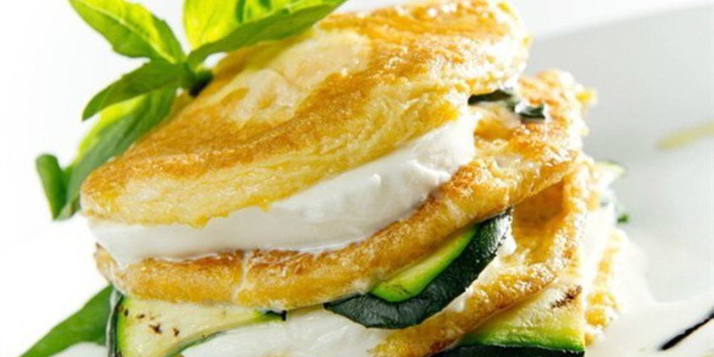 Как приготовить пирамида из омлета и моцареллы