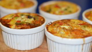 Рецепт Порционные омлеты со свининой и овощами