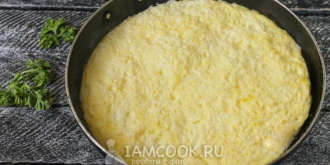 Рецепт пышный омлет с молоком на сковороде