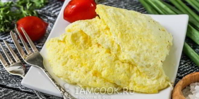 Рецепт пышный омлет с молоком на сковороде
