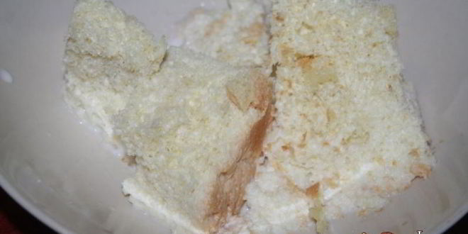 Рецепт пышный омлет со свиной грудинкой и луком