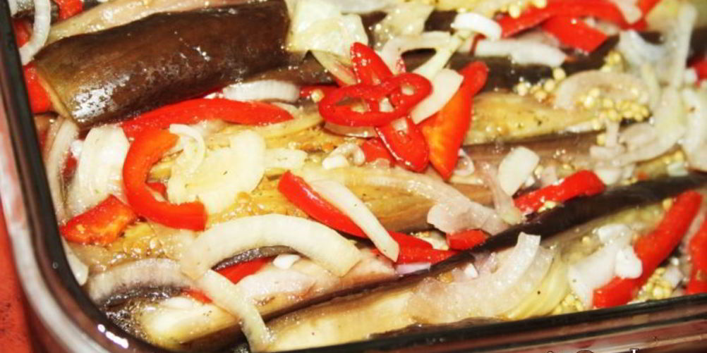 Рецепт закуска из баклажанов с помидорами и сырным соусом