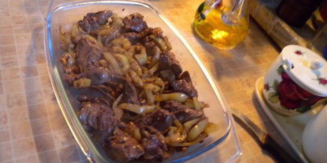 Рецепт куриного паштета со сладкима перцема и орехами