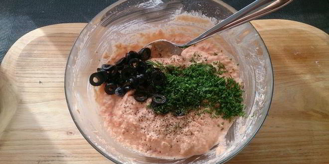 Рецепт паштет из слабосоленой семги с томатами и маслинами