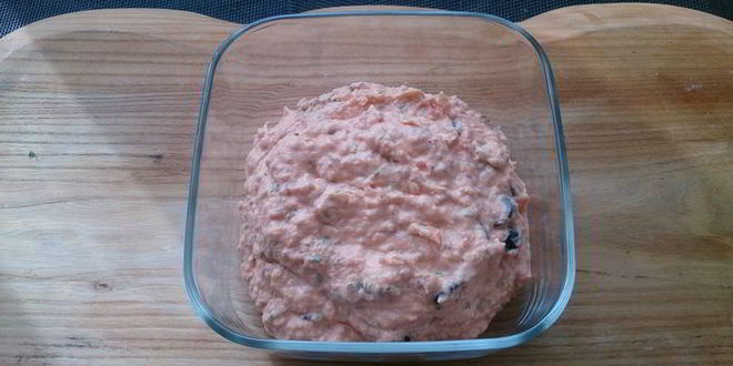 Рецепт паштет из слабосоленой семги с томатами и маслинами