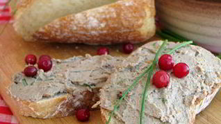 Рецепт Праздничный паштет из печени курицы с коньяком и изюмом
