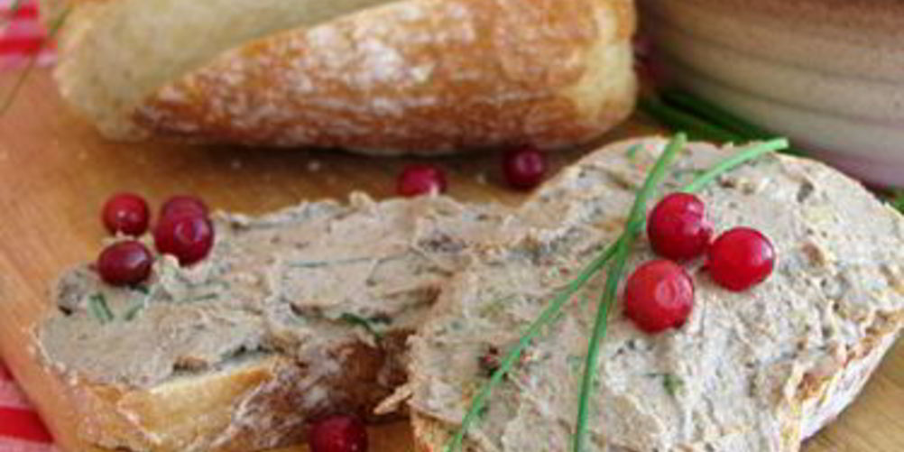 Как приготовить праздничный паштет из печени курицы с коньяком и изюмом