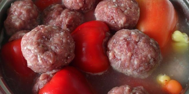 Рецепт перцы, фаршированные мясным фаршем, в сметанно-томатном соусе