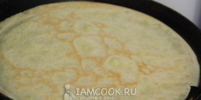 Рецепт блинный рулет с творогом и клубникой