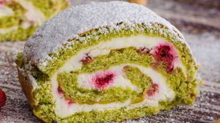 Рецепт Фисташковый рулет с малиной