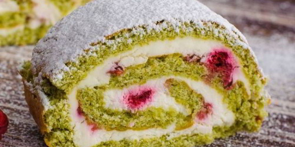 Как приготовить фисташковый рулет с малиной