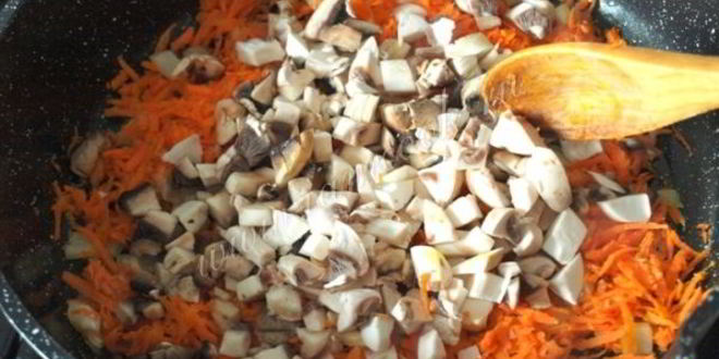 Рецепт картофельный рулет с грибами