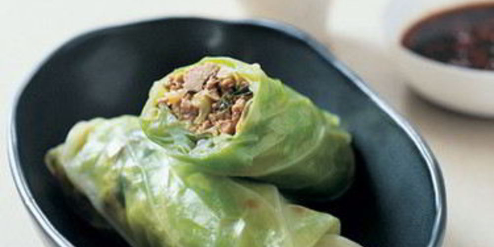 Как приготовить китайские рулетики из савойской капусты с пряной свининой