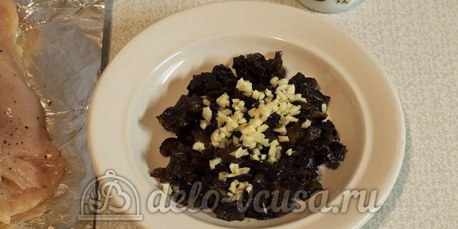 Рецепт куриный рулет с черносливом