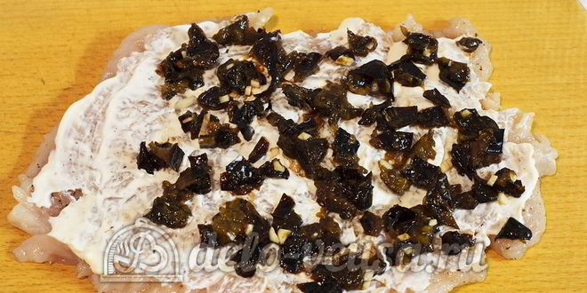 Рецепт куриный рулет с черносливом