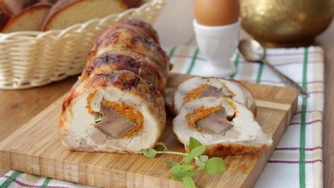 Рецепт Куриный рулет с корейской морковью и языком