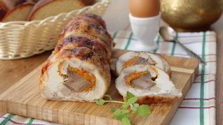 Рецепт Куриный рулет с корейской морковью и языком