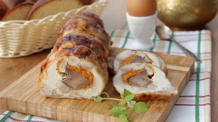 Рецепт Куриного рулета с корейского морковью и языкома