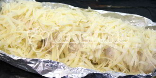 Рецепт куриный рулет с сыром и ананасом