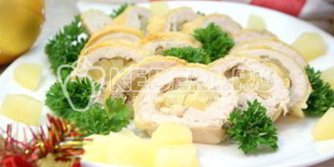 Рецепт куриный рулет с сыром и ананасом