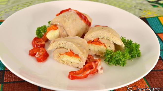 Рецепт Куриные рулетики с брынзой и морковью на пару