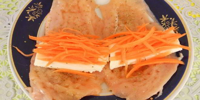 Рецепт куриные рулетики с брынзой и морковью на пару