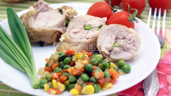 Рецепт Куриные рулетики с черемшой и сыром