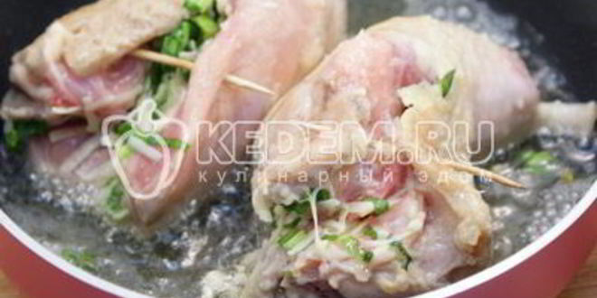 Рецепт куриные рулетики с черемшой и сыром