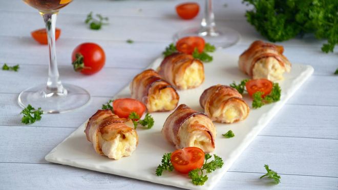 Рецепт Куриные рулетики в беконе