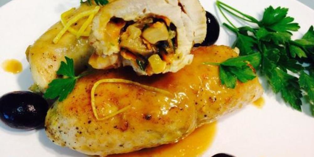 Как приготовить куриные рулеты, фаршированные грибами и овощами