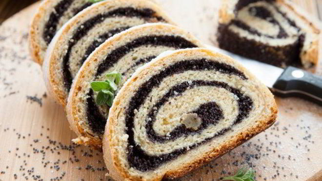 Рецепт Маковый рулет с изюмом к чаю