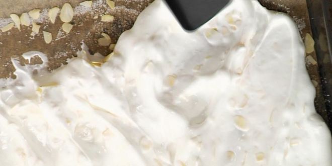 Рецепт меренговый рулет с клубникой