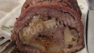 Рецепт Мясной рулет с луком в духовке