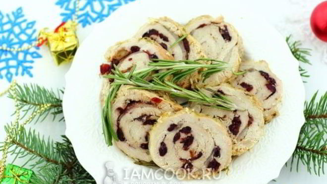 Рецепт Мясной рулет с вяленой клюквой
