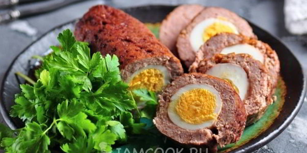 Как приготовить мясной рулет с яйцом в духовке