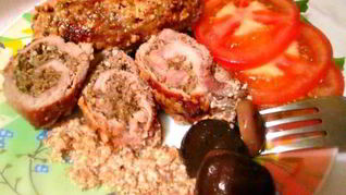 Рецепт Мясные рулетики под сметанно-ореховым соусом